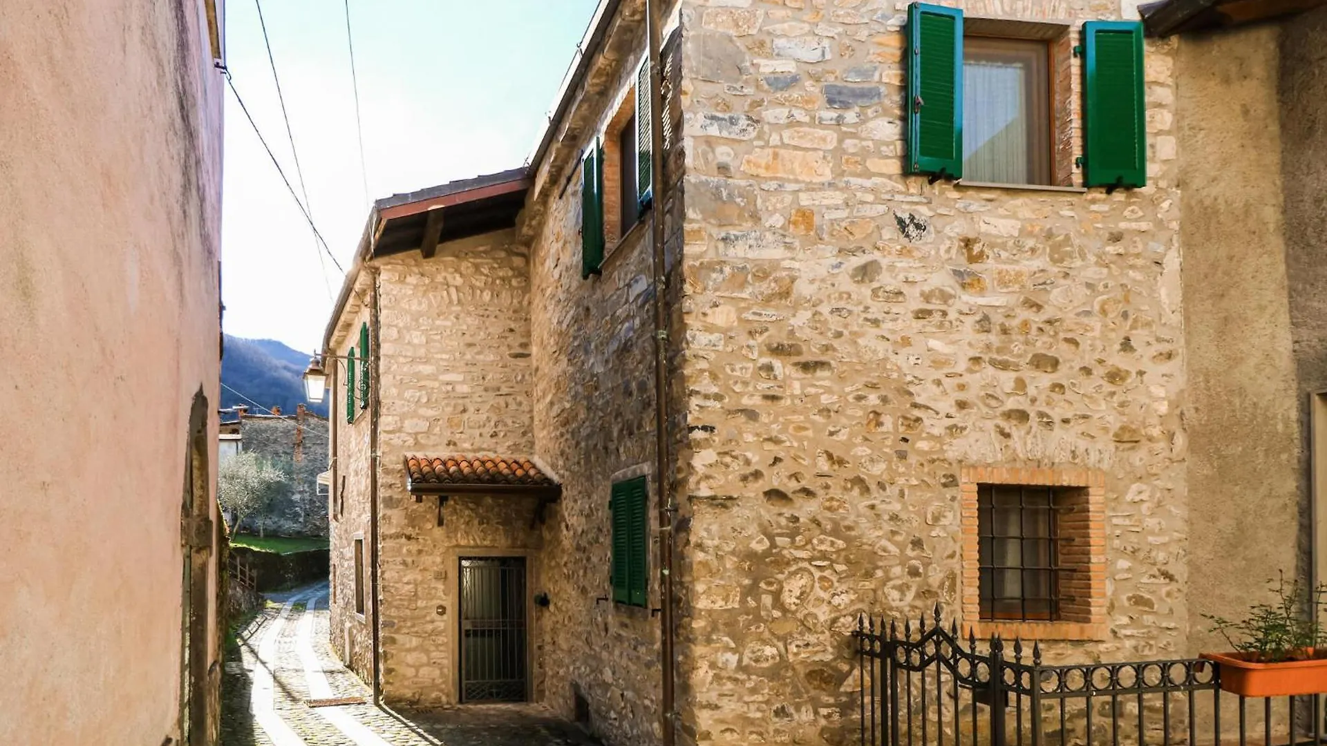 Holiday home 2 Bedroom Beautiful Home In Castagnetoli Mulazzo